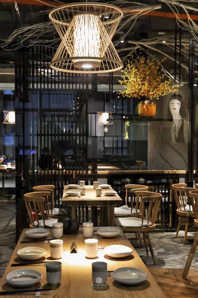 這餐廳設計裝修太贊了，一個月我重了十斤